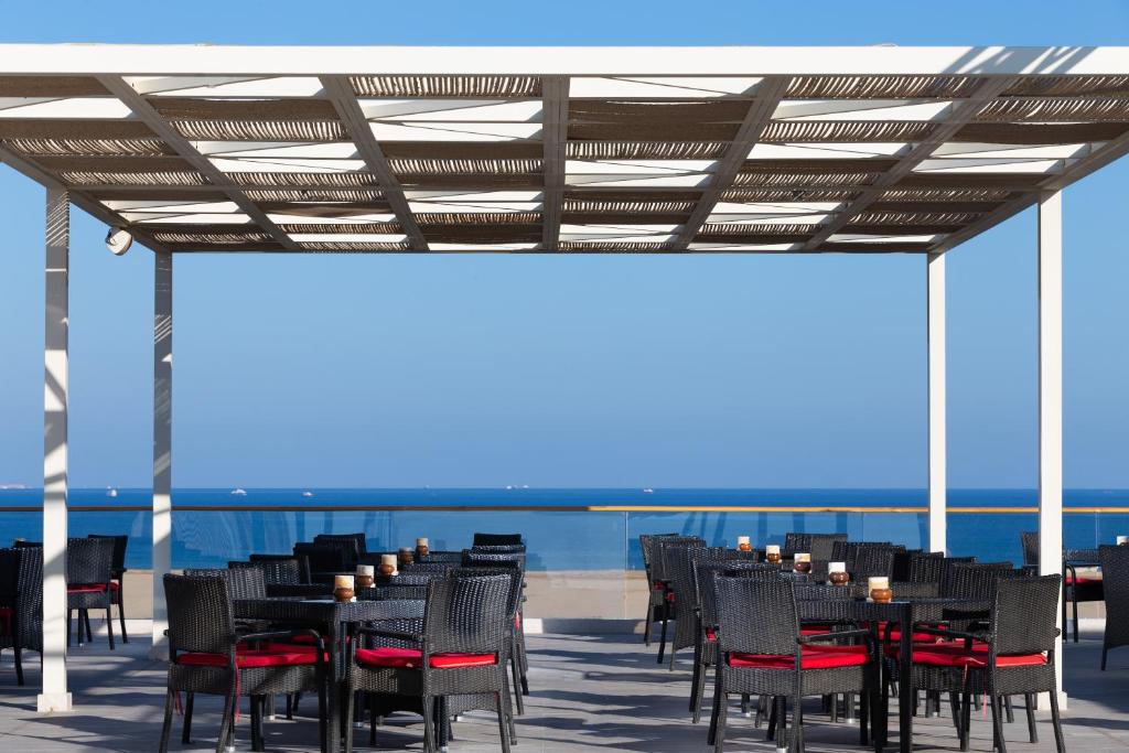 اسعار حجز فندق الباتروس اكوا بلو الغردقة - اسعار فنادق الغردقة 2021 - 2022 | Aqua Blu Resort - Families and couples 